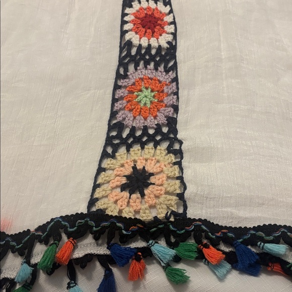 White Kaftan w/ Colorful Crochet Accents SZ L tassel outline swim coverup vacay - Picture 6 of 11